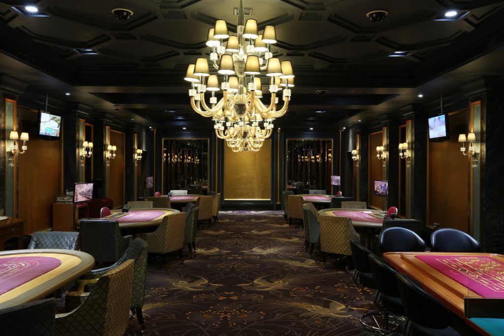 Holiday Palace - VIP